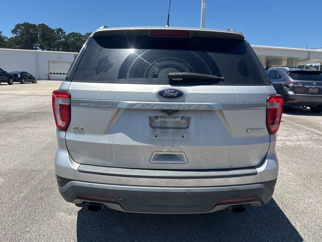 Used 2019 Ford Explorer XLT w/ Equipment Group 202A FWD image 8
