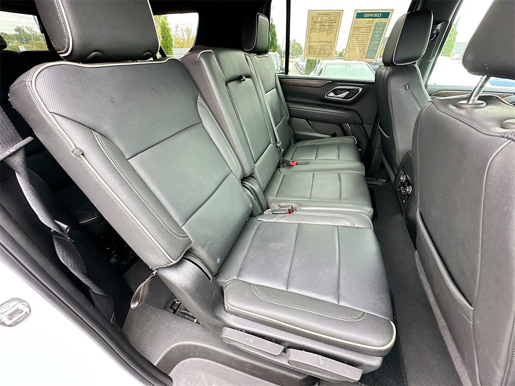 Used 2024 Chevrolet Suburban Premier image 28