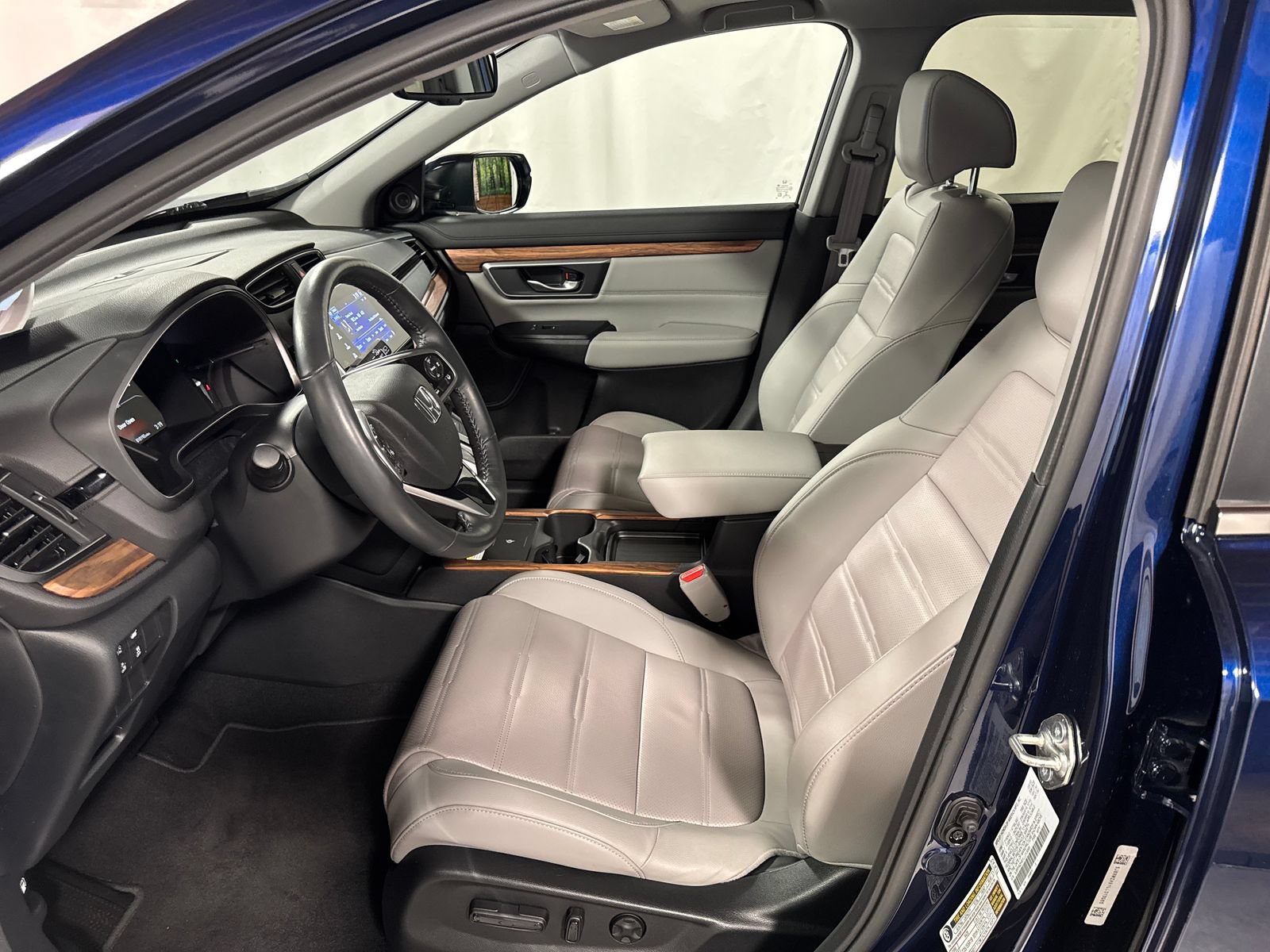 Used 2020 Honda CR-V Touring image 3
