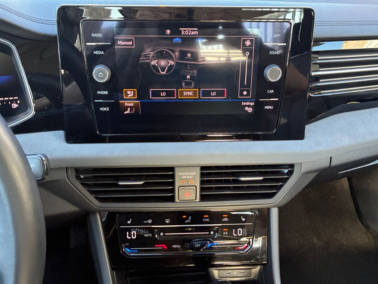 Used 2025 Volkswagen Jetta SE image 18