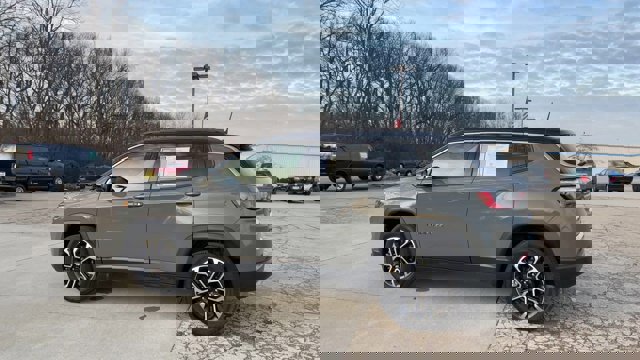 Used 2022 Jeep Compass Limited w/ Sun and Sound Group image 6