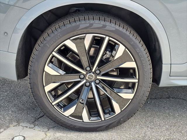 New 2026 Volvo XC90 B6 Plus w/ Protection Package AWD/4WD image 6