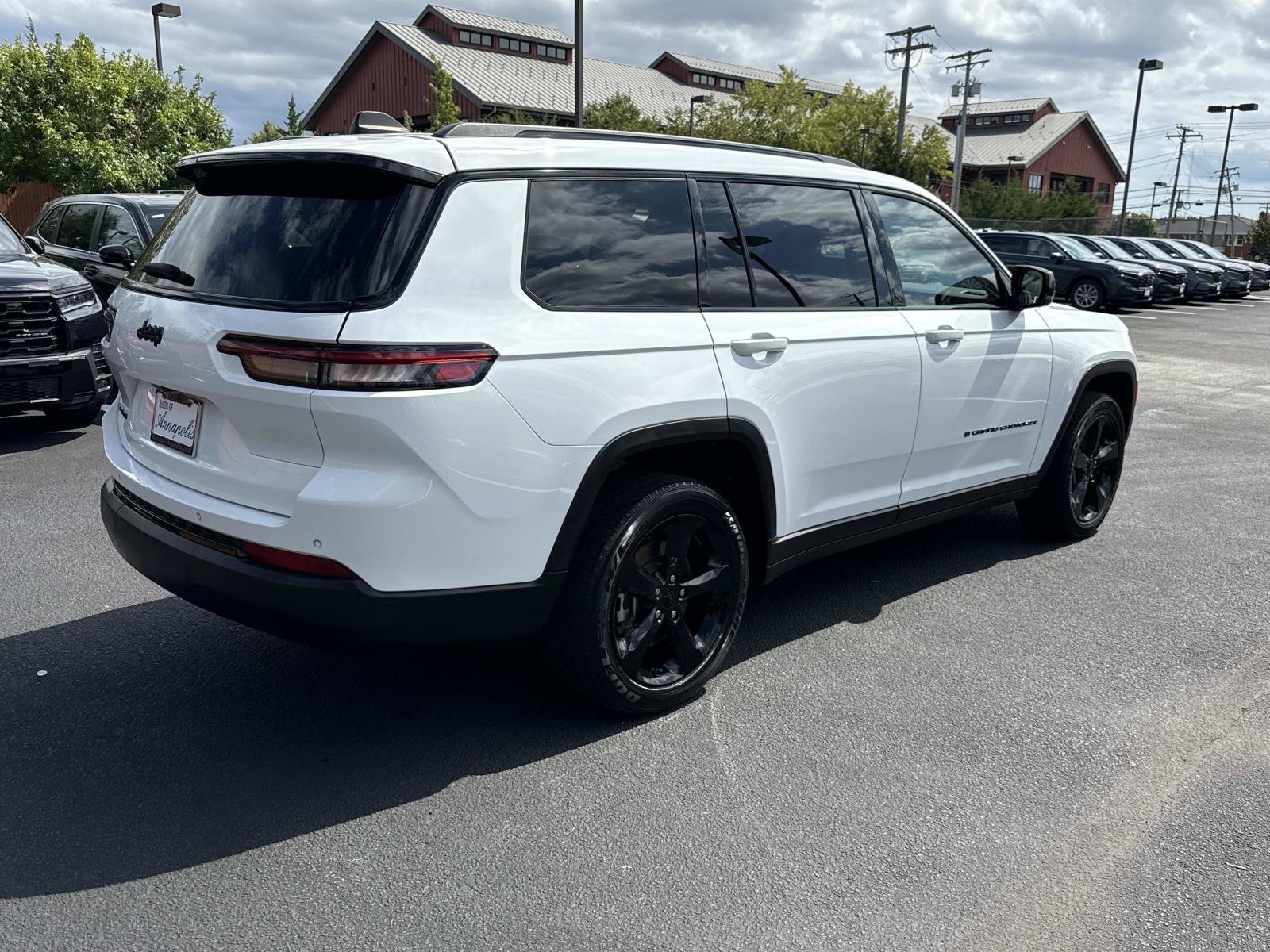 Used 2023 Jeep Grand Cherokee L Laredo AWD/4WD image 24