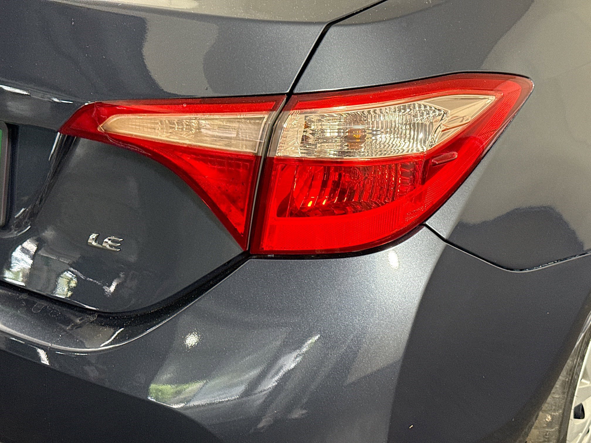 Used 2018 Toyota Corolla LE FWD image 33