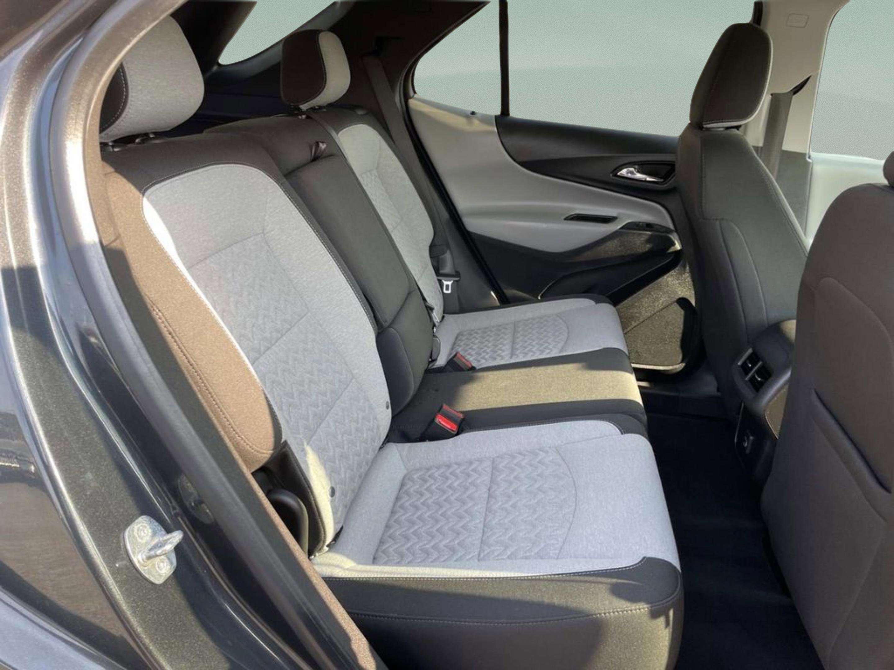 Used 2023 Chevrolet Equinox LT image 24