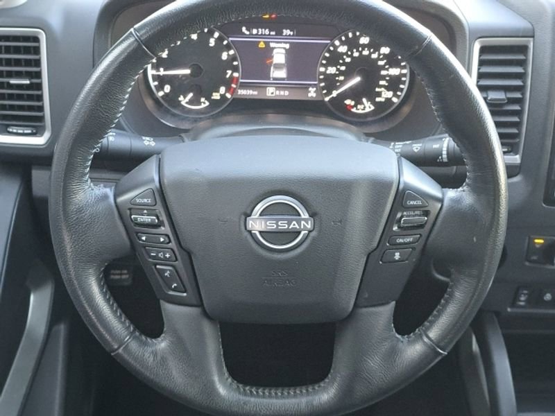 Used 2023 Nissan Frontier SV w/ Technology Package image 11