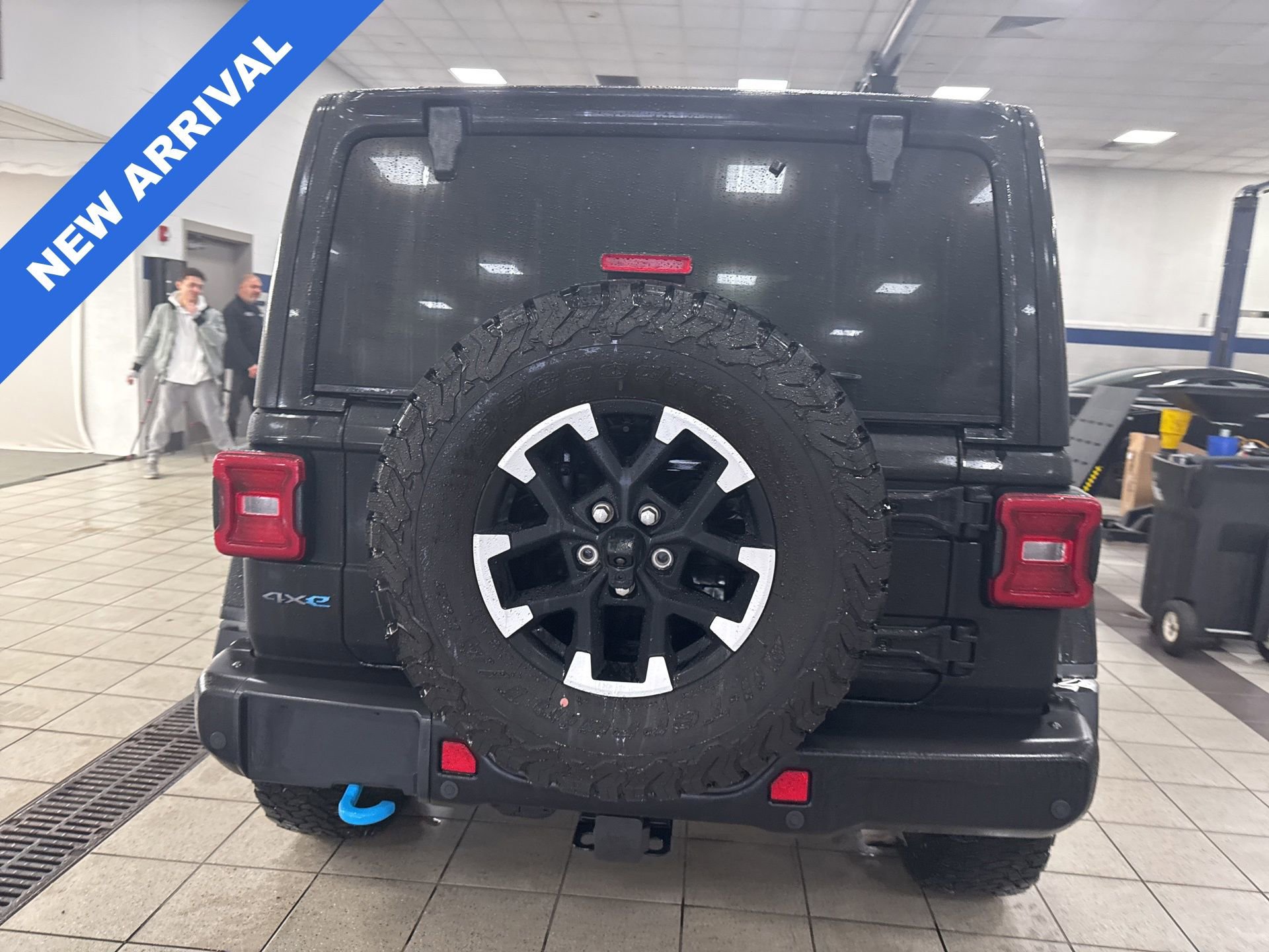 Used 2024 Jeep Wrangler Unlimited Rubicon 4xe image 3
