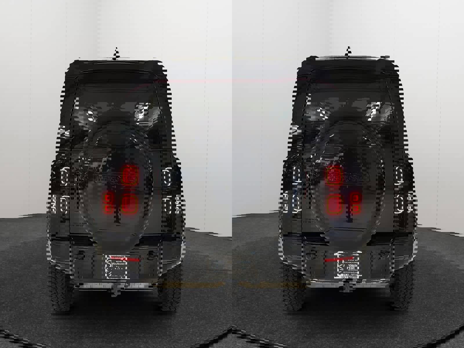 Used 2024 Land Rover Defender 110 X-Dynamic SE AWD/4WD image 6