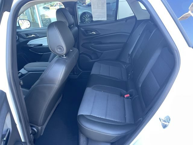 Used 2025 Chevrolet Trax LT FWD image 29