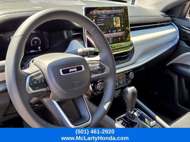 Used 2025 Jeep Compass Limited w/ Elite Group AWD/4WD image 9