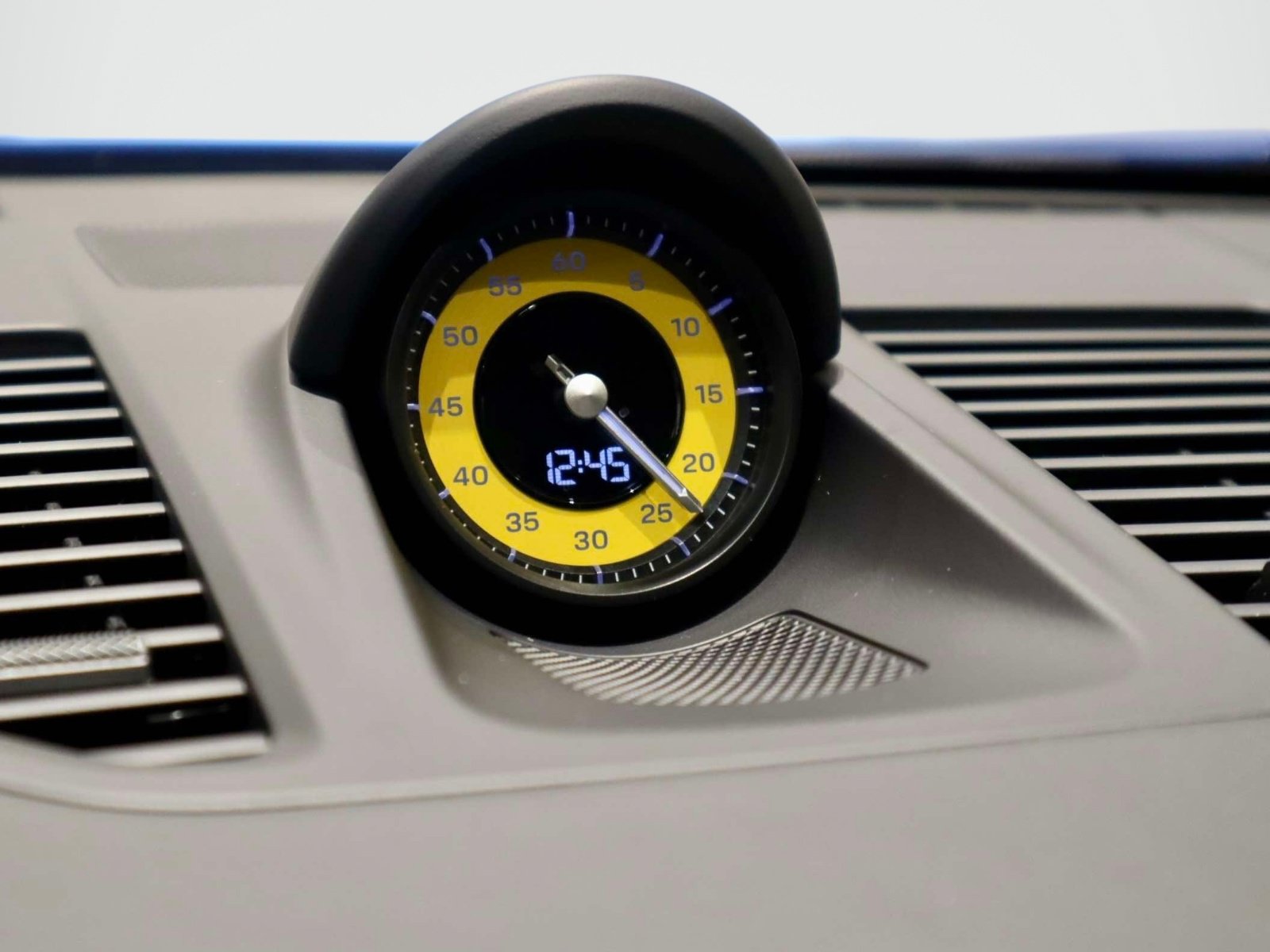 Used 2025 Porsche 911 GTS image 38
