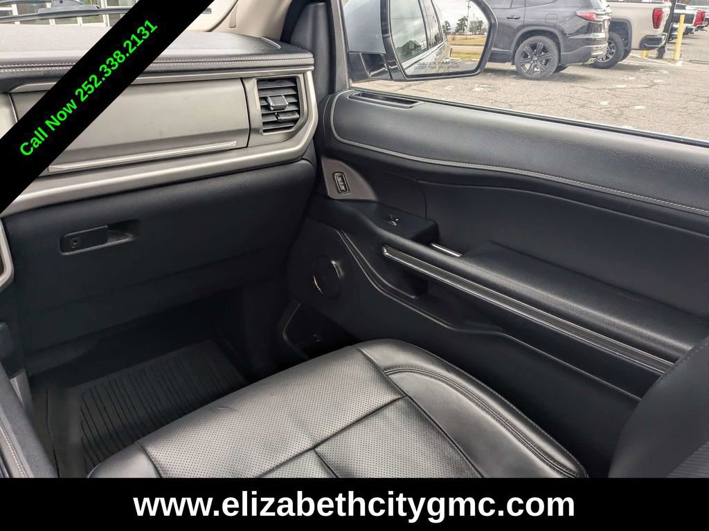 Used 2023 Ford Expedition Max XLT image 19