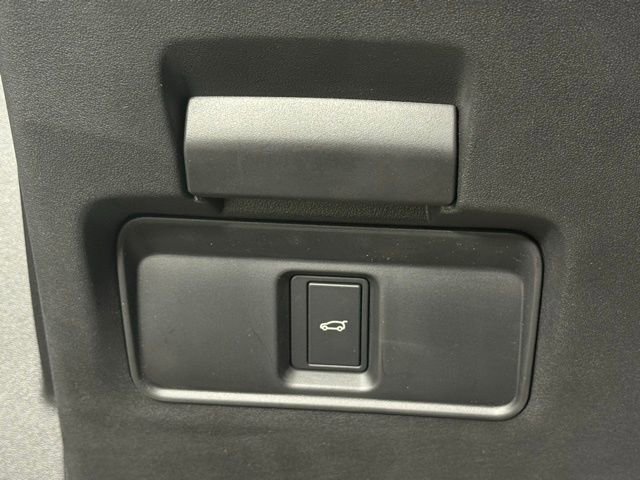 New 2025 Land Rover Discovery Sport S image 38