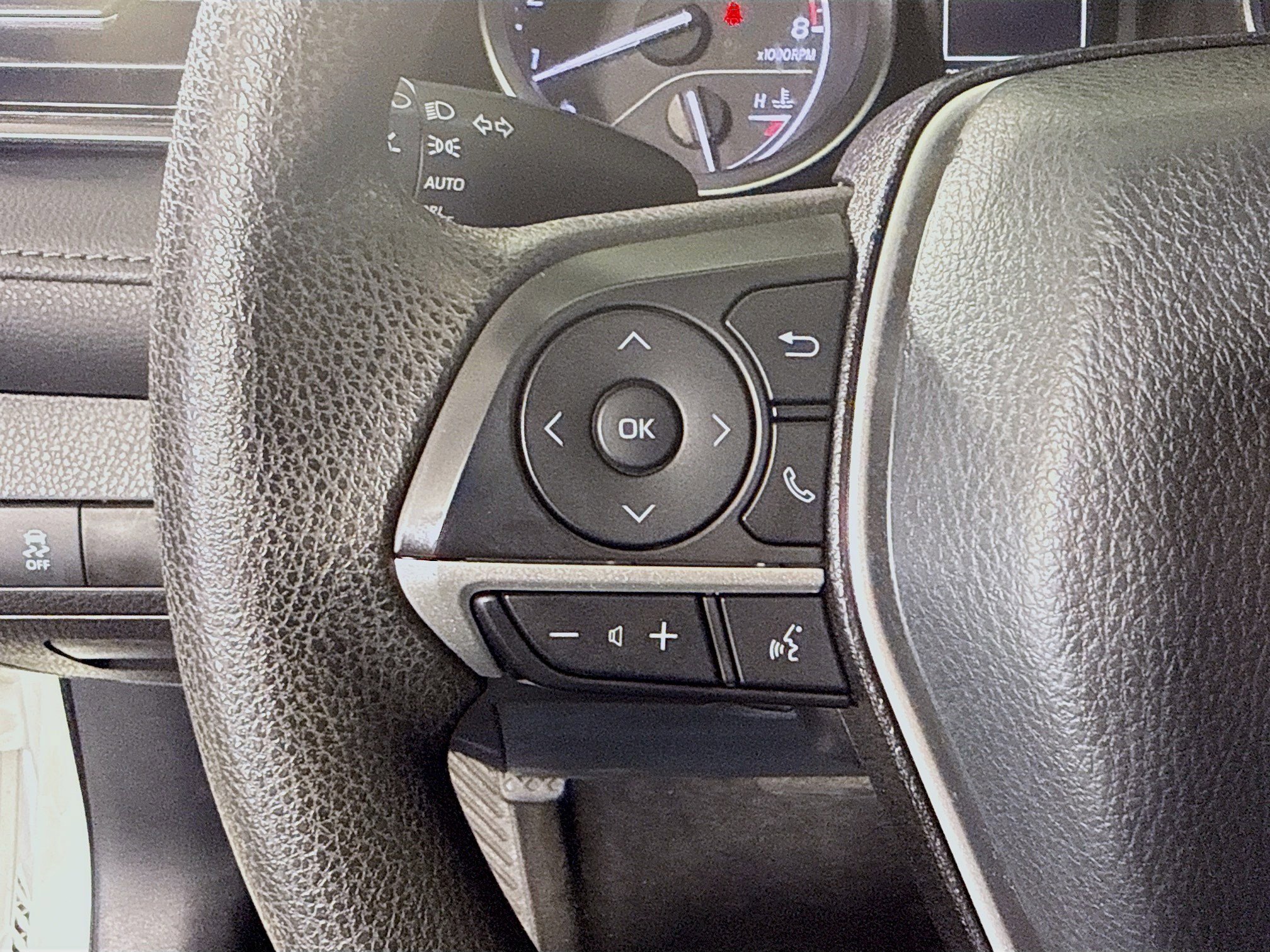 Used 2021 Toyota Camry LE FWD image 14