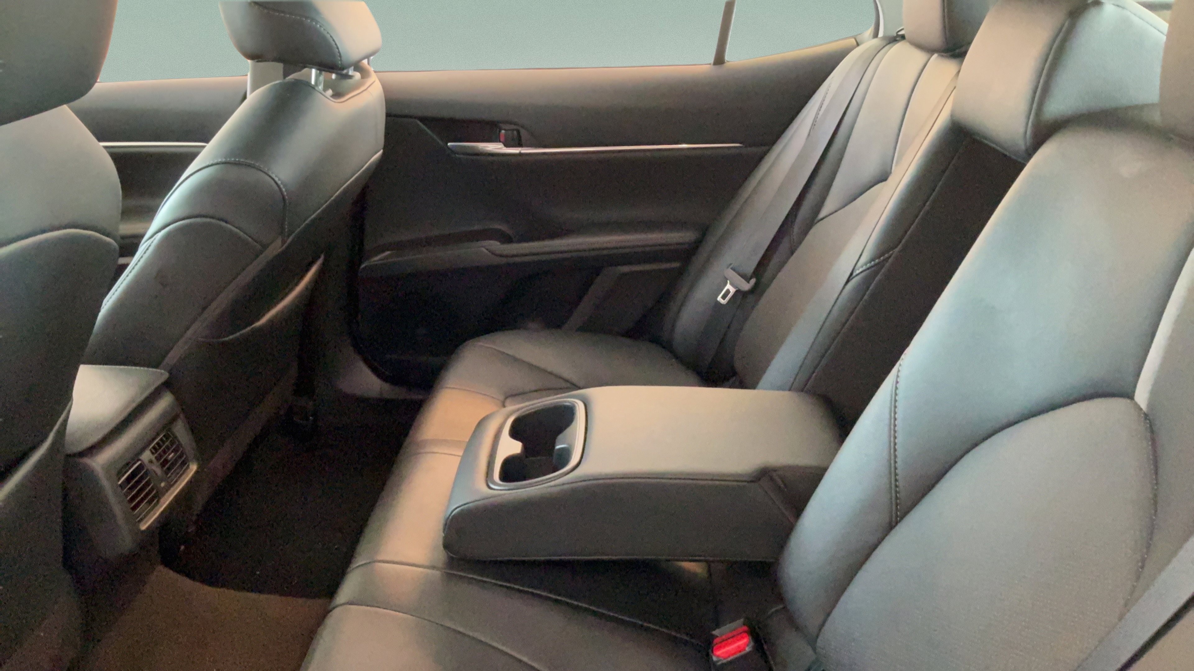 Used 2024 Toyota Camry XSE FWD image 25