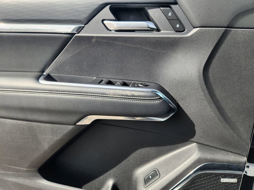 Used 2025 GMC Acadia Elevation image 22