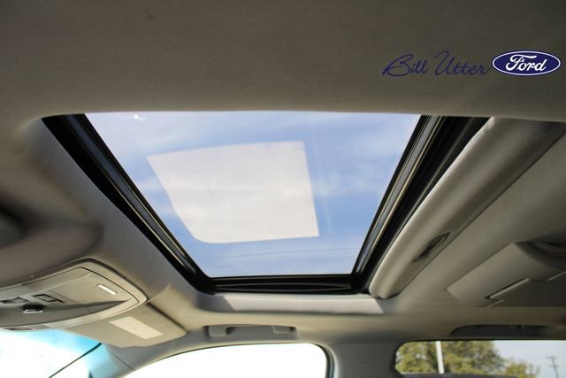 Used 2016 Chevrolet Suburban LT image 19