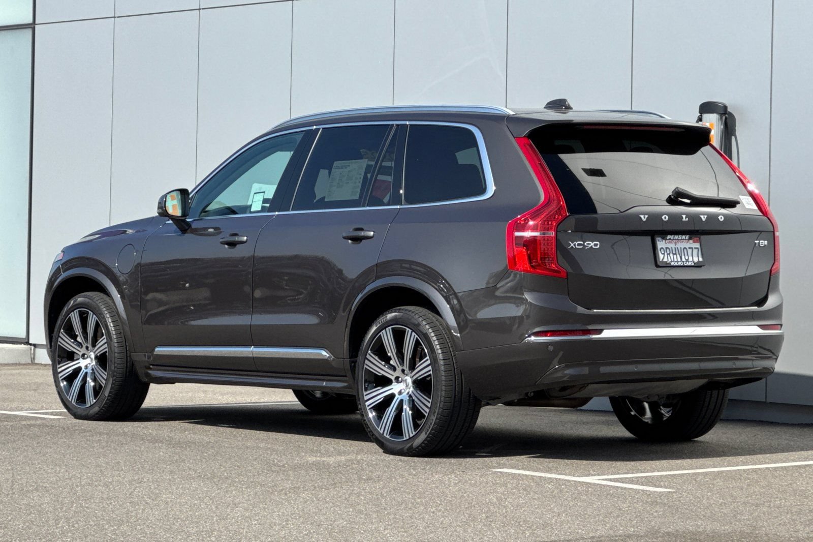 Used 2025 Volvo XC90 T8 Core w/ Protection Package Premier AWD/4WD image 3