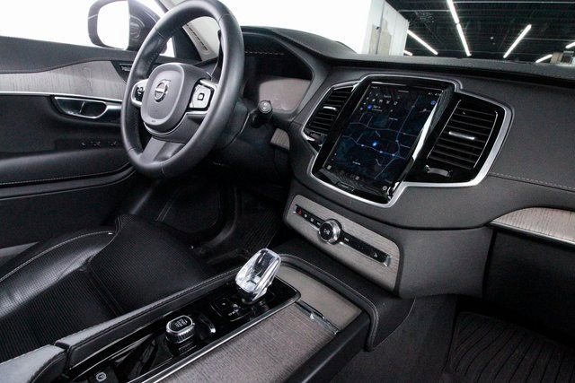 Certified 2023 Volvo XC90 B6 Ultimate w/ Protection Package Premier image 22