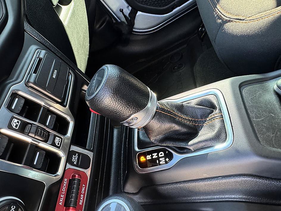 Used 2023 Jeep Gladiator Mojave w/ Cold Weather Group AWD/4WD image 20