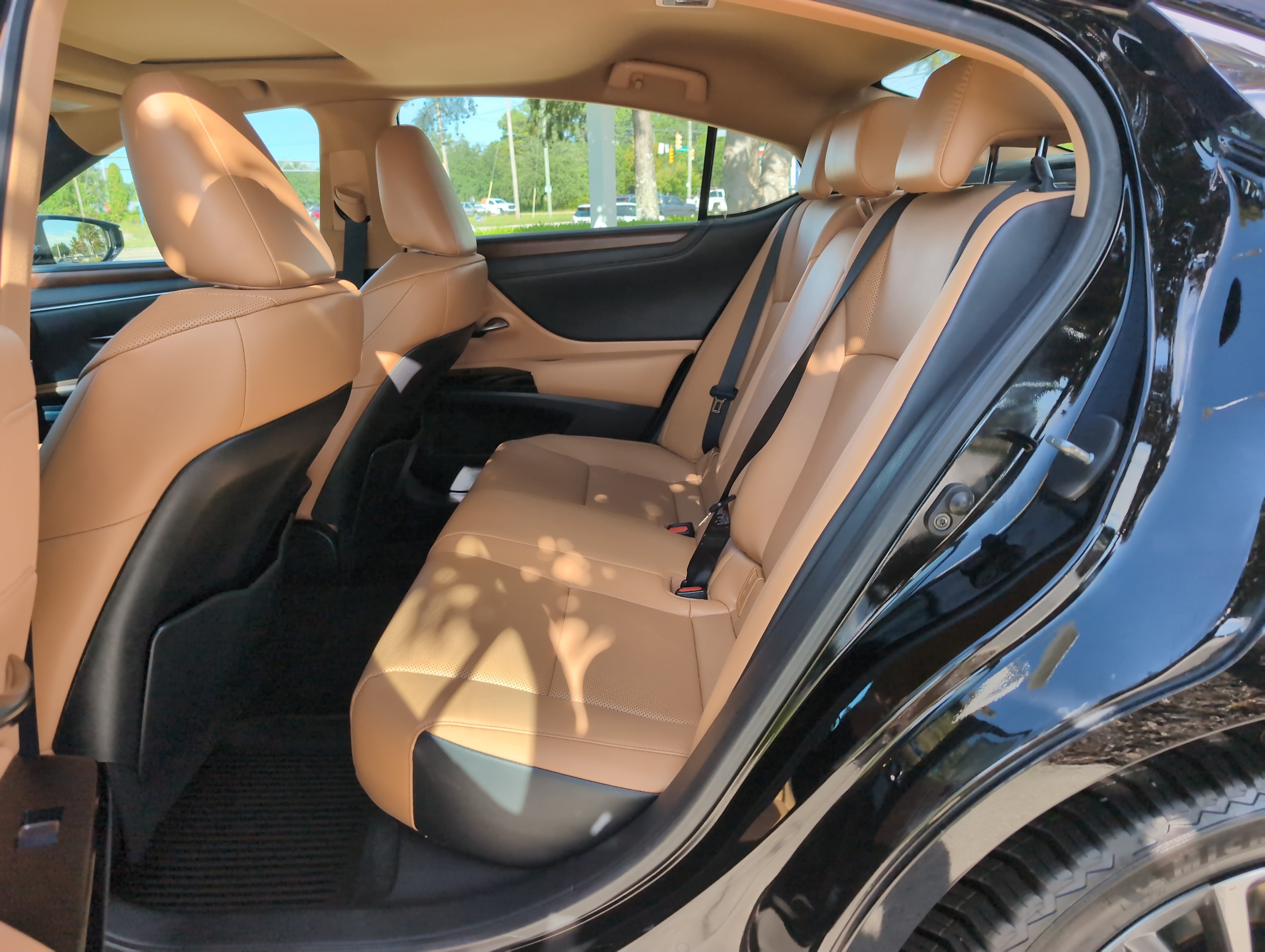 Used 2023 Lexus ES 250 w/ Premium Package AWD/4WD image 31