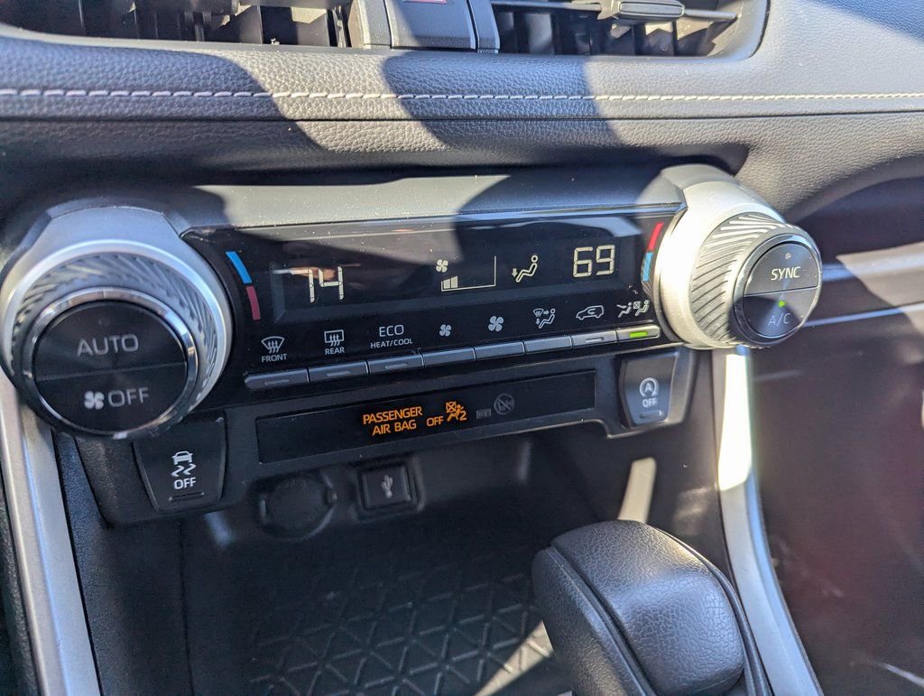 Used 2021 Toyota RAV4 XLE image 21