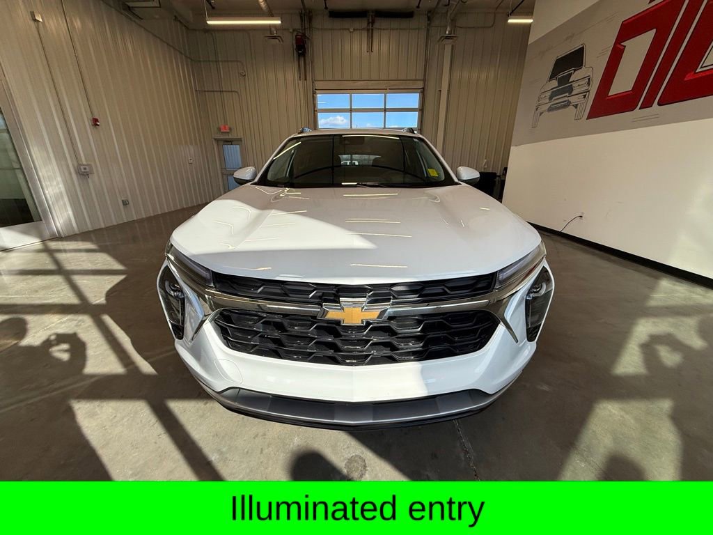 Used 2025 Chevrolet Trax LT image 11