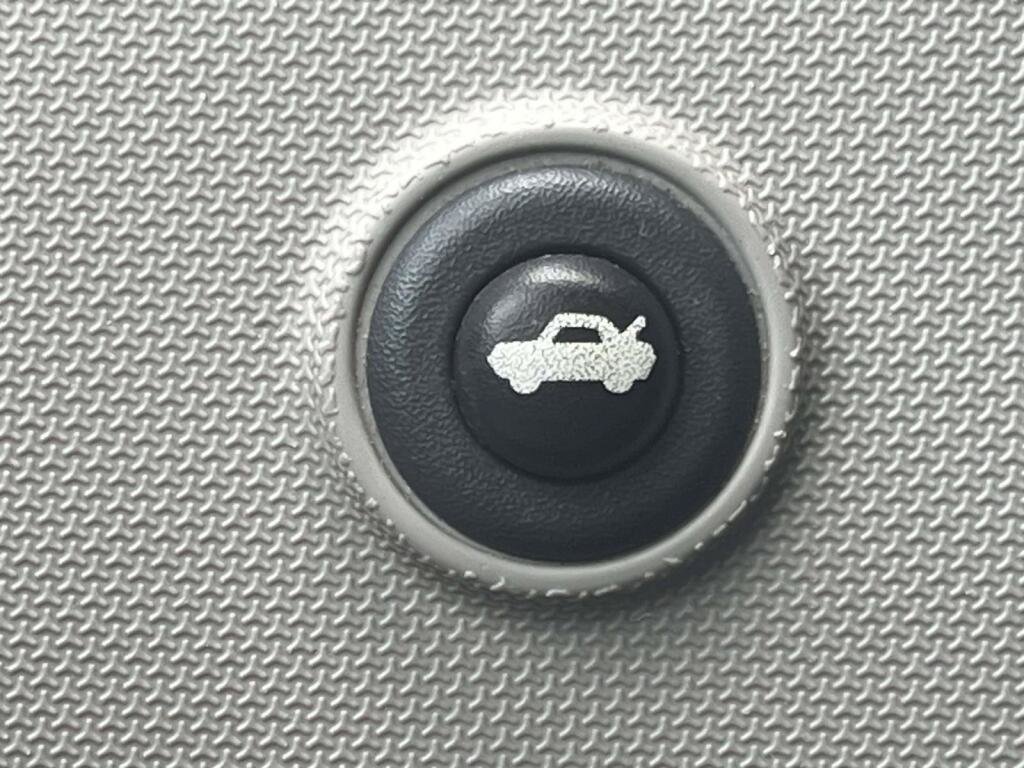 Used 2010 Dodge Avenger SXT FWD image 26