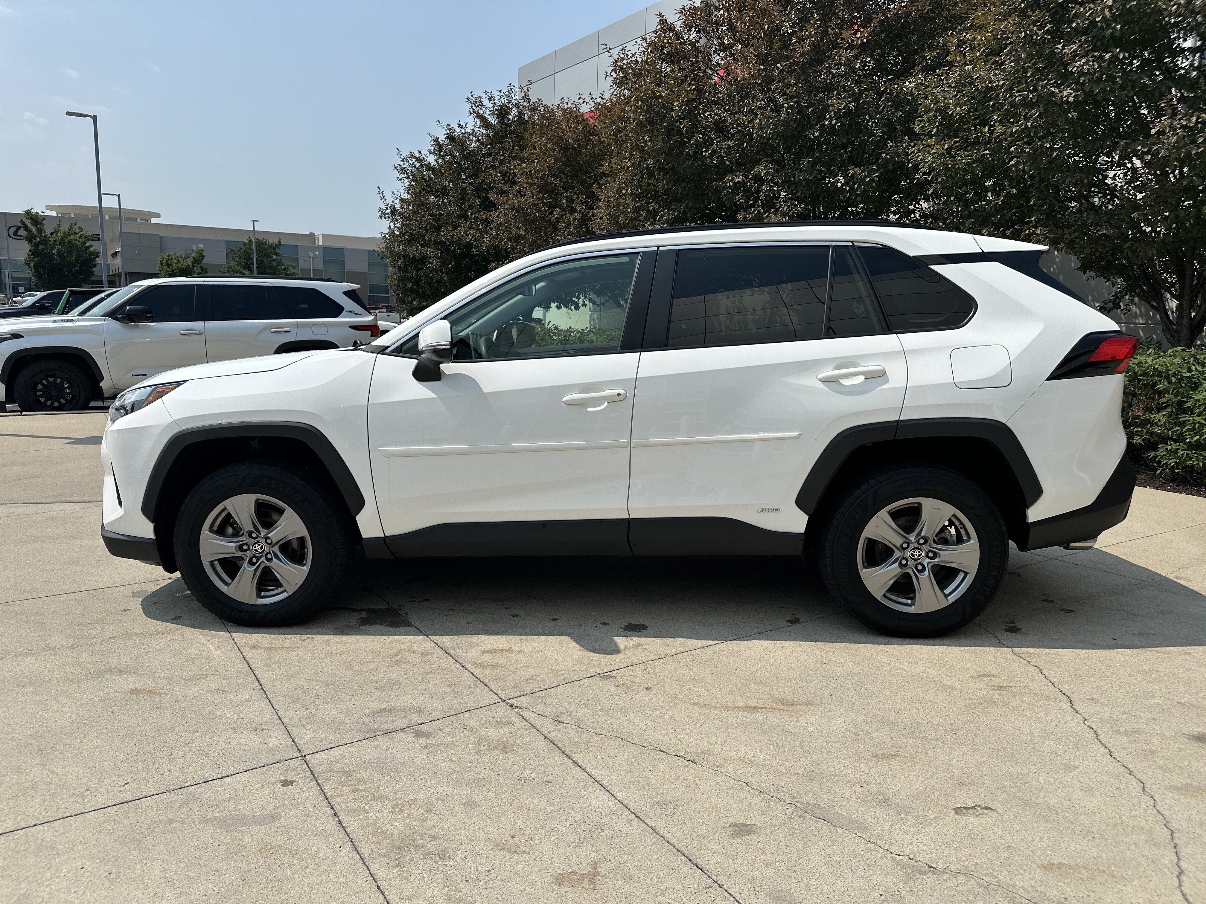 Used 2024 Toyota RAV4 LE AWD/4WD image 9