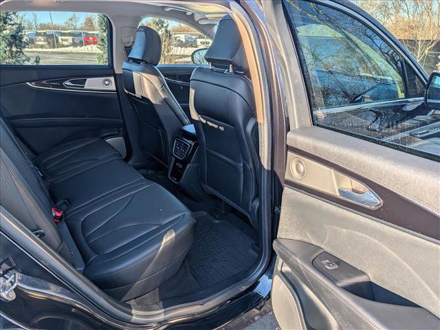 Used 2022 Lincoln Nautilus Reserve w/ Equipment Group 202A image 17