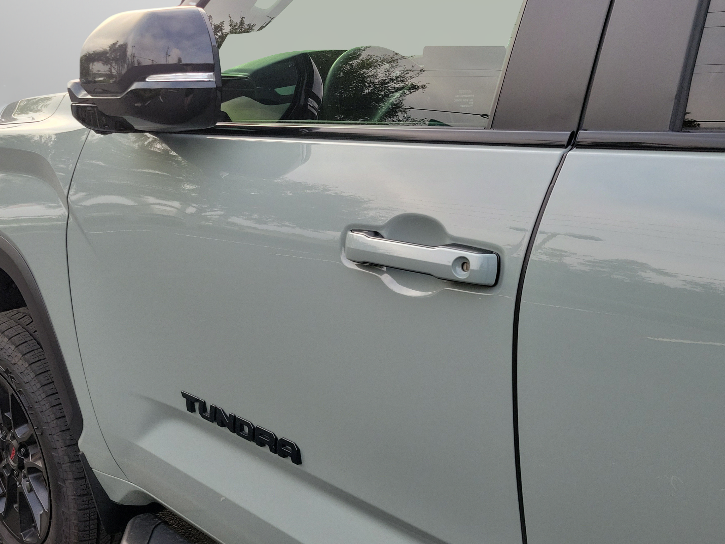 Used 2025 Toyota Tundra Limited w/ TRD Off-Road Package AWD/4WD image 27