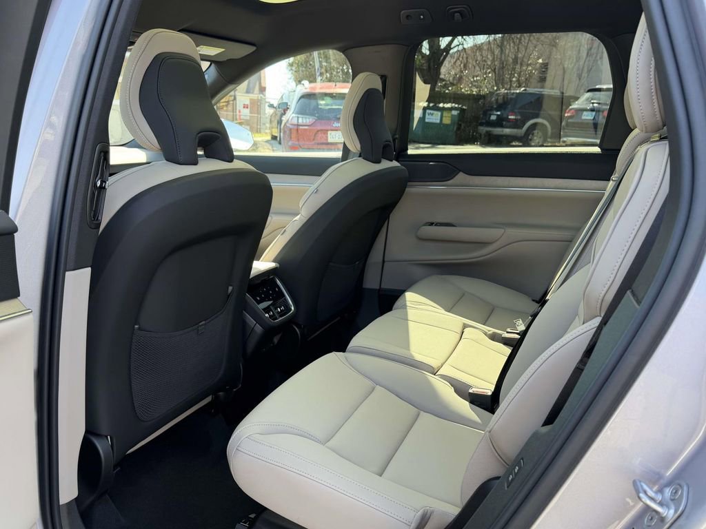 New 2026 Volvo EX90 Plus image 13