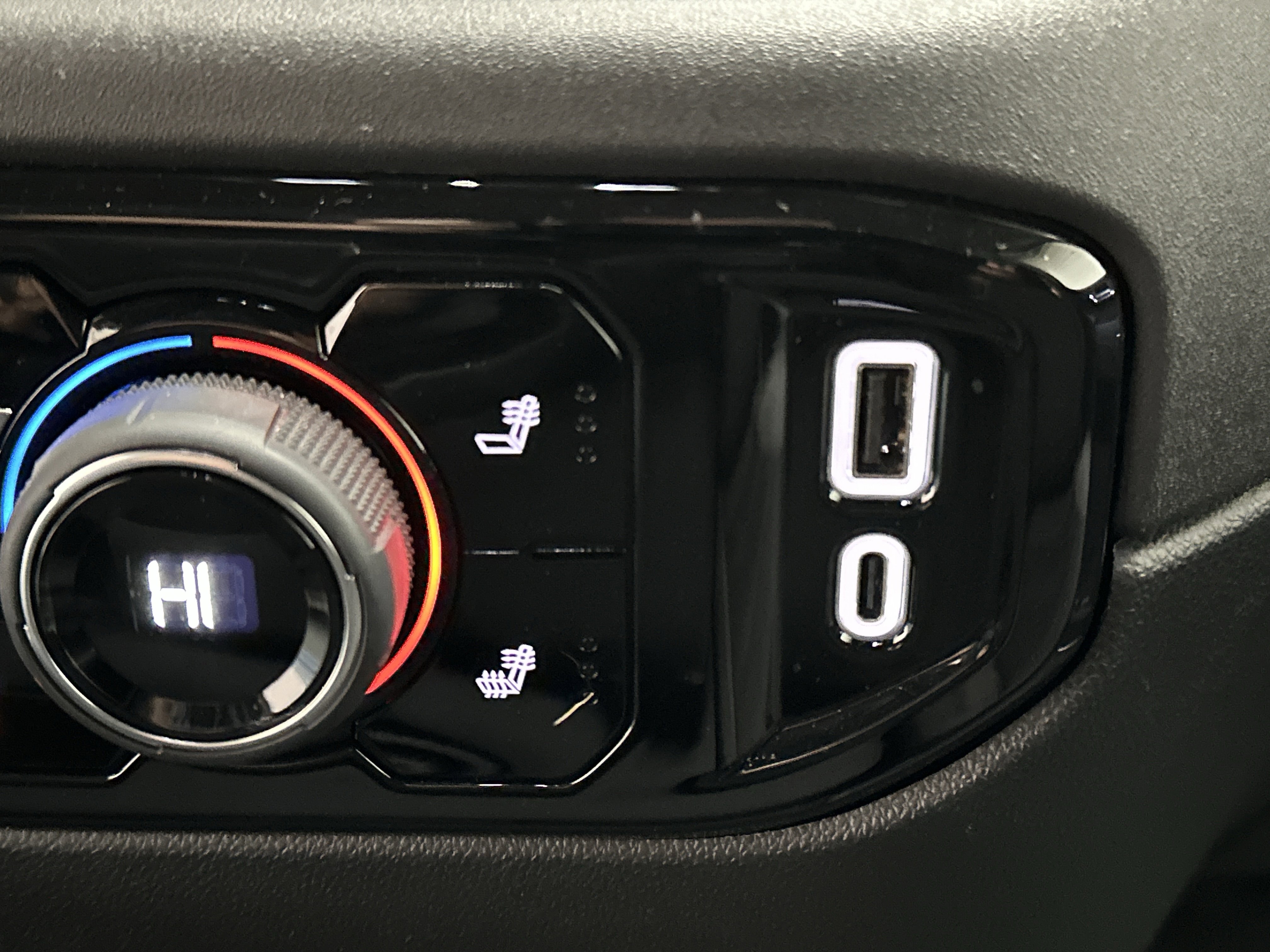 Used 2024 Chevrolet Silverado 1500 LT w/ Z71 Off-Road Package image 37