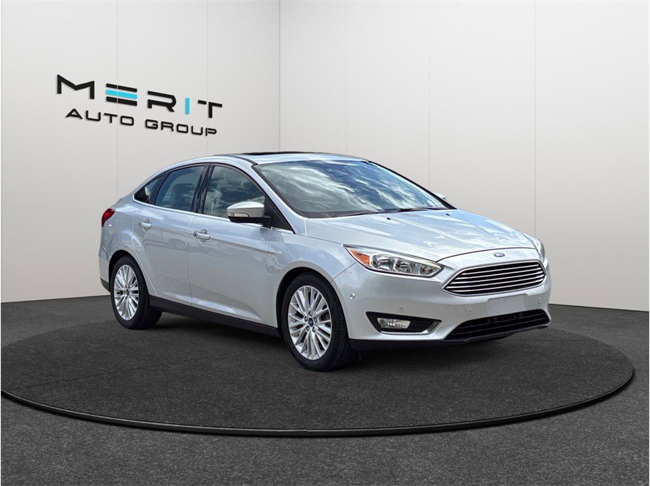Used 2018 Ford Focus Titanium w/ Titanium Technology Package FWD image 1