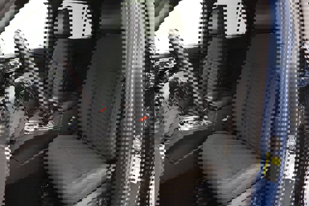 Used 2020 Ford Explorer XLT image 17