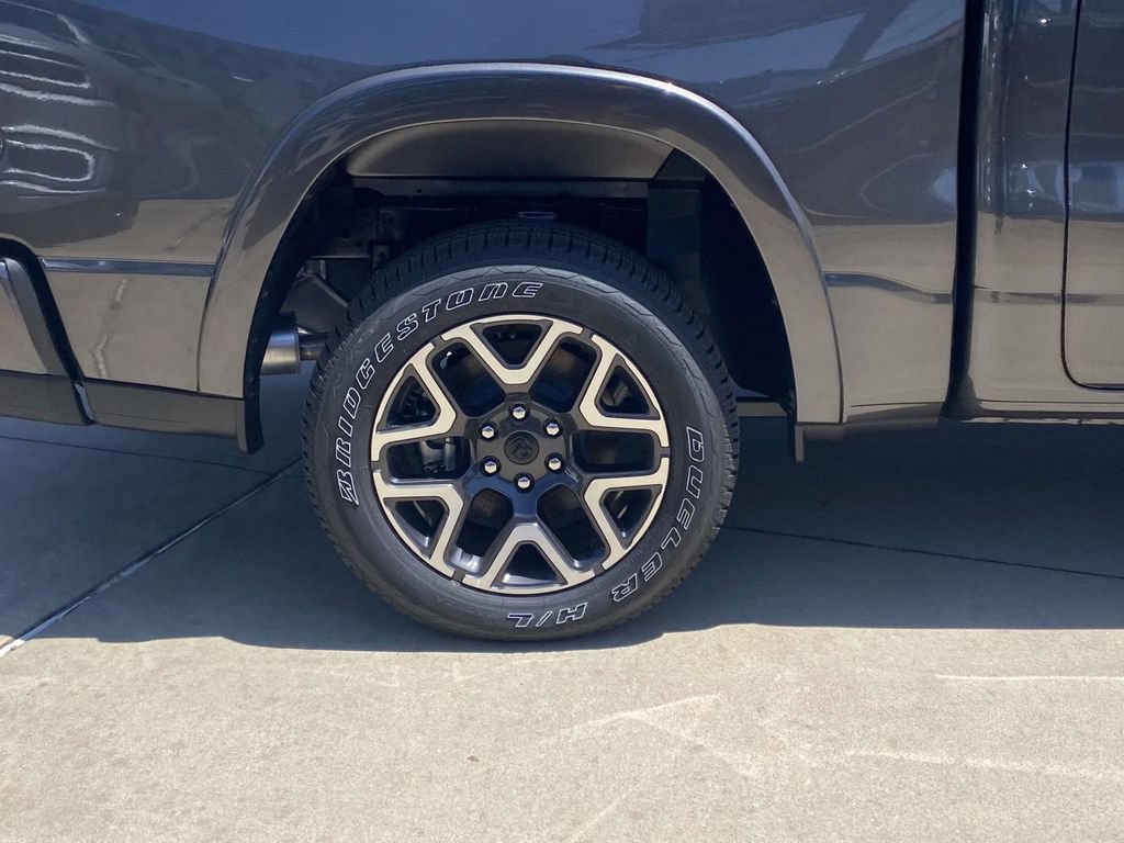 New 2026 RAM 1500 Laramie w/ Sport Appearance Package AWD/4WD image 8