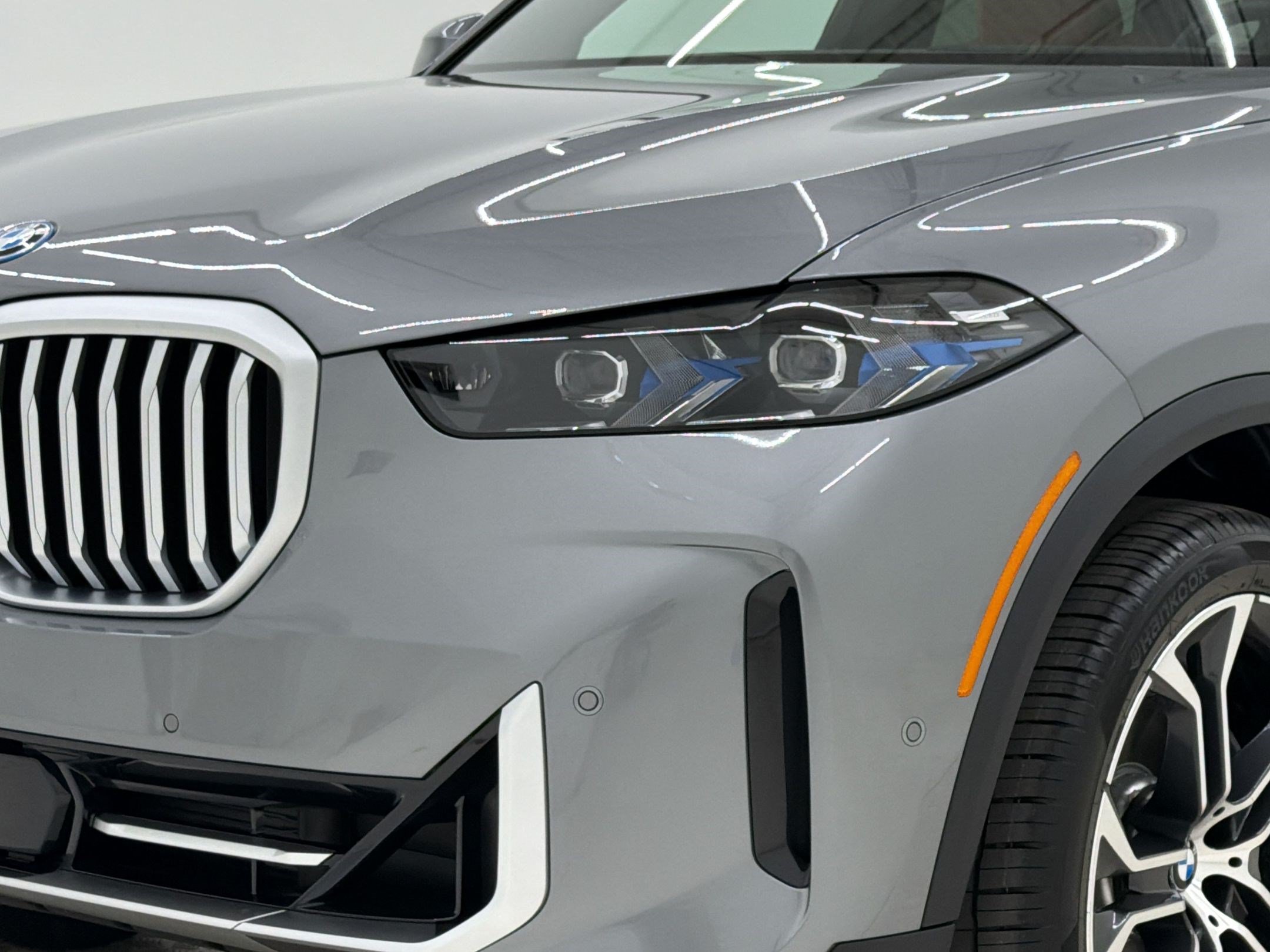 New 2026 BMW X5 xDrive50e w/ Premium Package AWD/4WD image 12