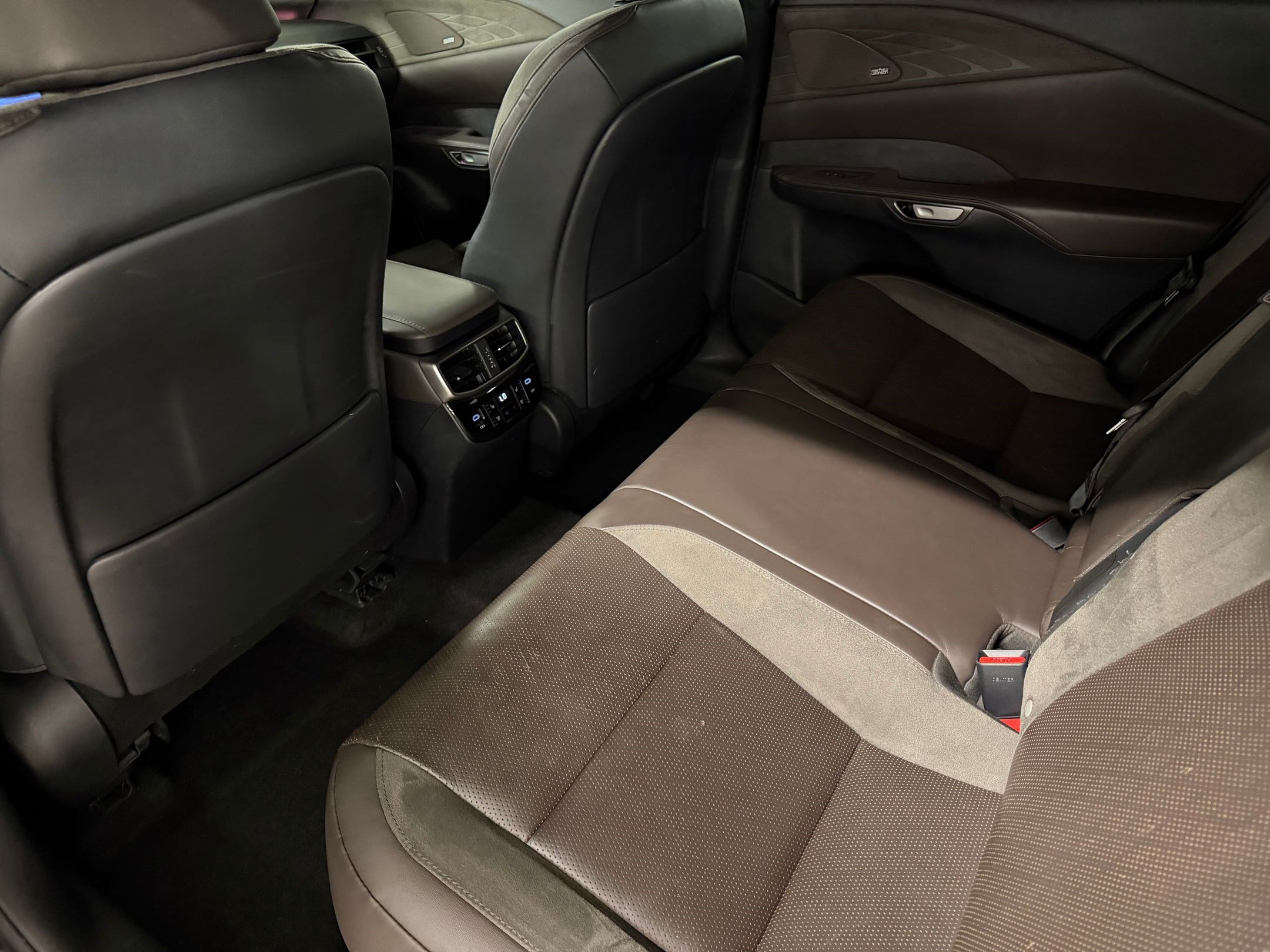 Used 2023 Lexus RX 350 FWD w/ Cold Area Package image 32