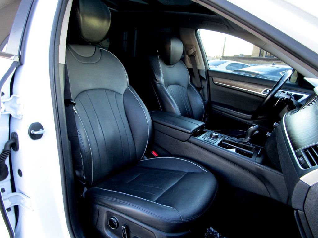 Used 2016 Hyundai Genesis 3.8 w/ Option Group 04 image 16