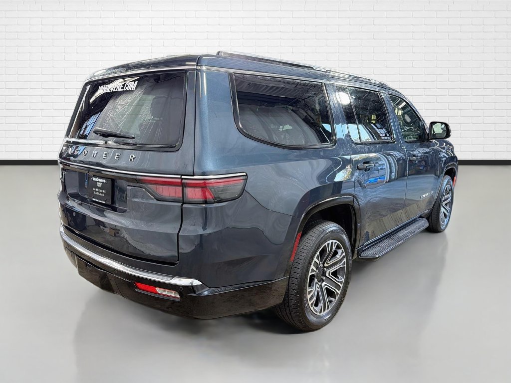 Used 2023 Jeep Wagoneer 4WD w/ Premium Group I image 9