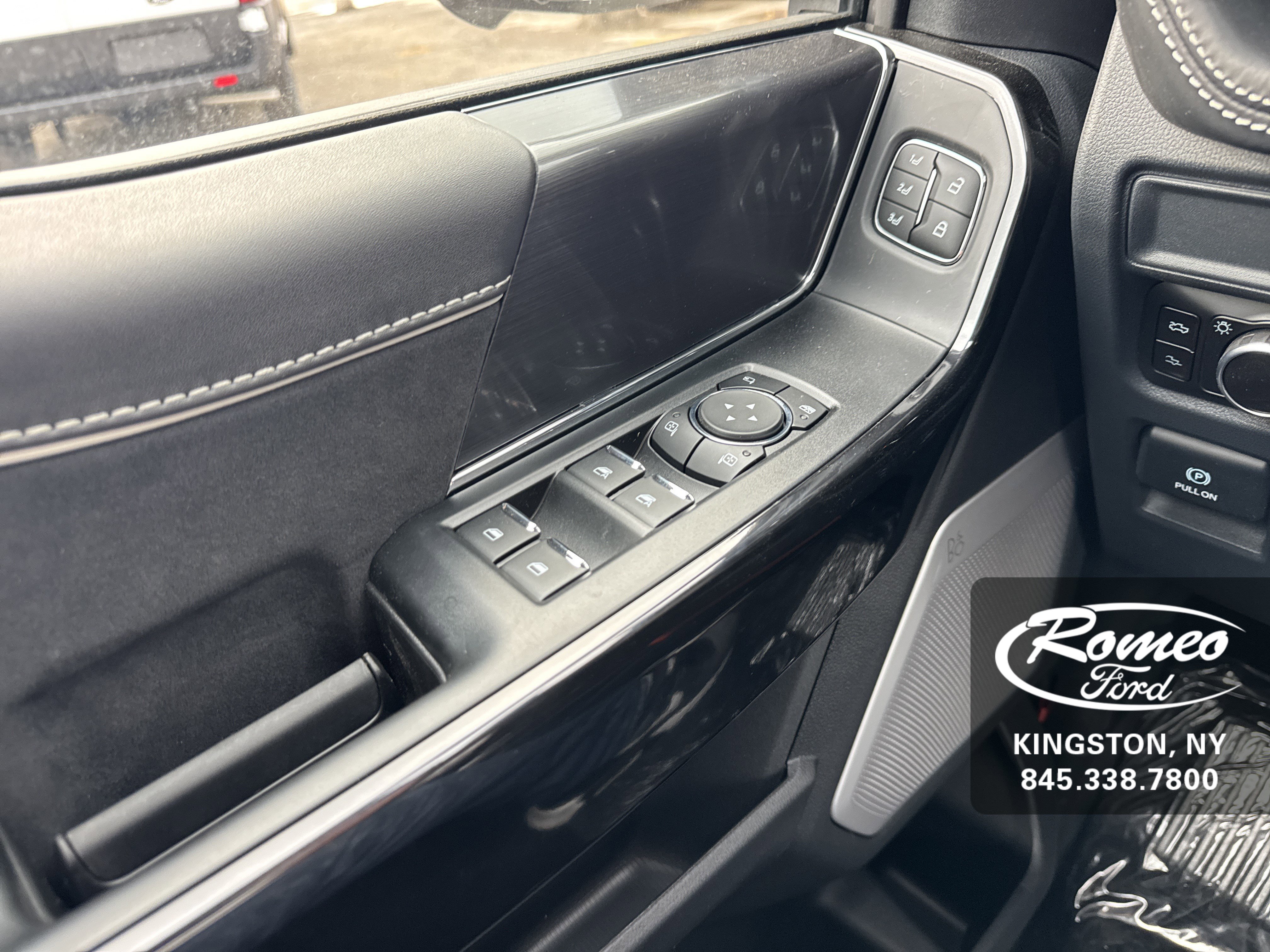 New 2025 Ford F150 Lightning Platinum image 27