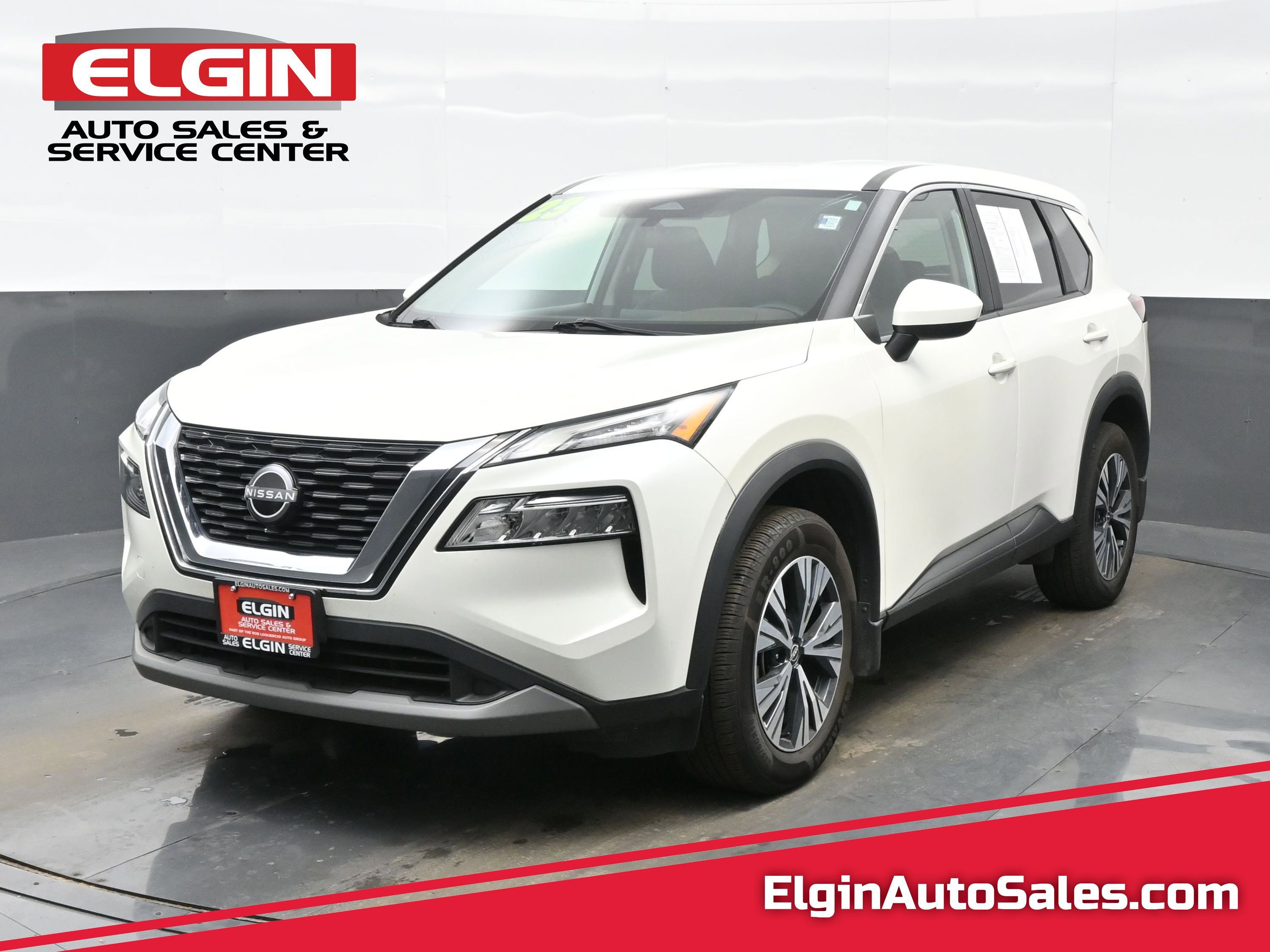 Used 2023 Nissan Rogue SV image 1