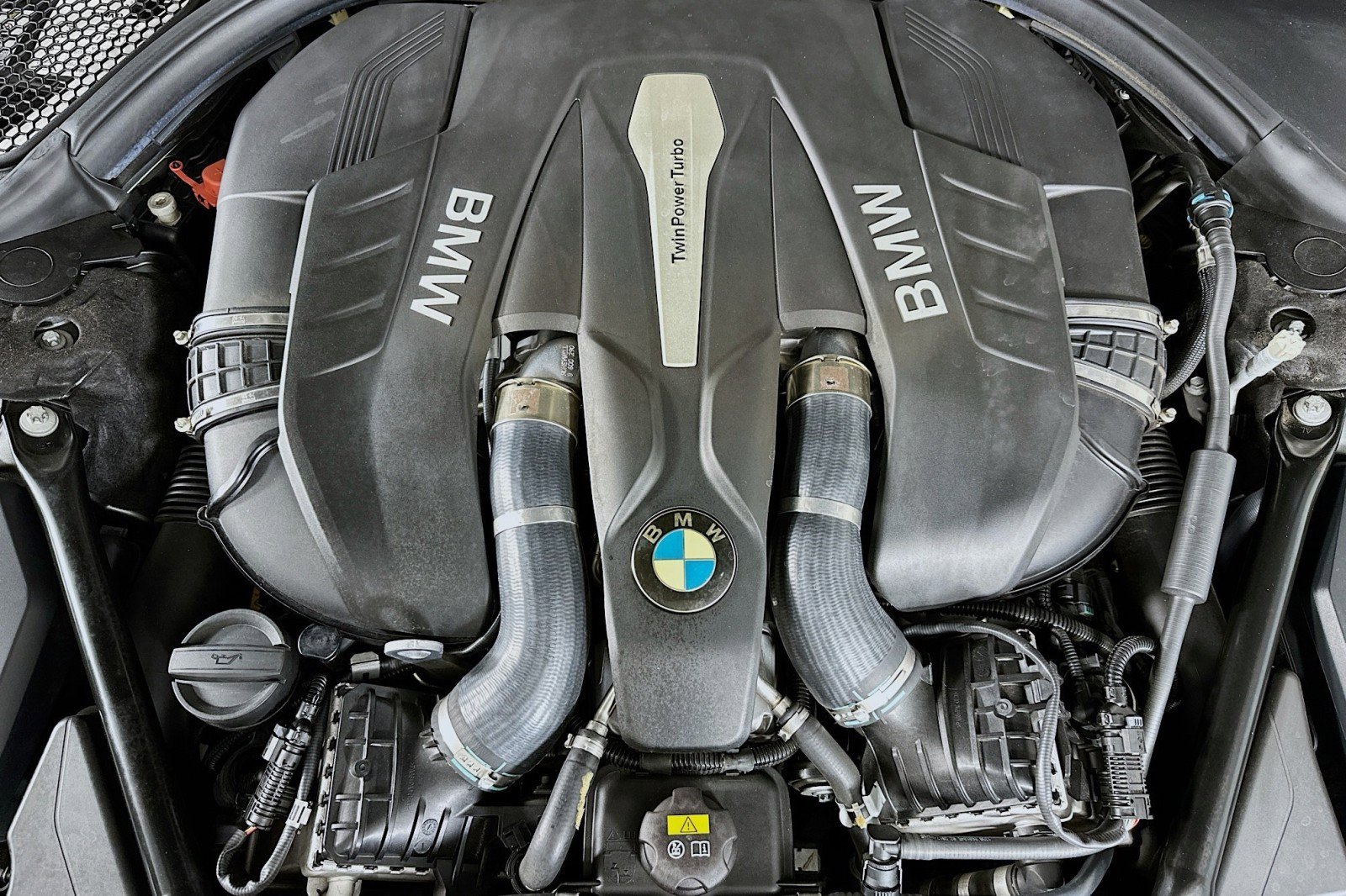 Used 2018 BMW 750i RWD image 13