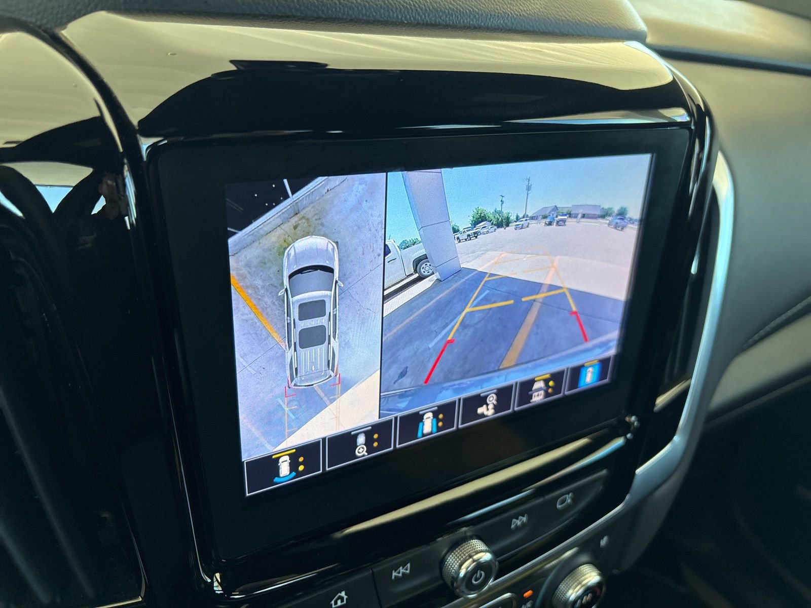 Used 2023 Chevrolet Traverse Premier w/ Redline Edition FWD image 29