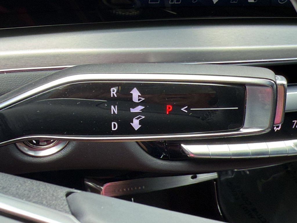 Certified 2024 Cadillac Lyriq Luxury AWD/4WD image 27