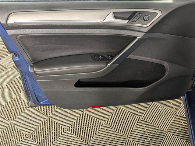 Used 2015 Volkswagen Golf SE image 15