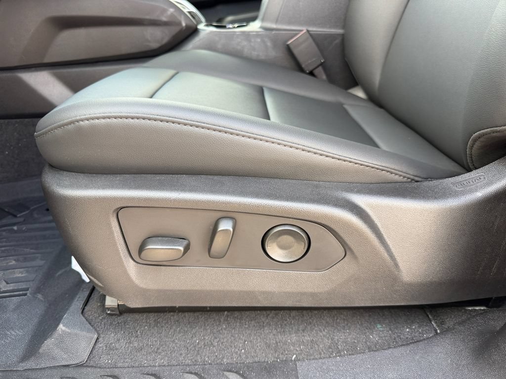 New 2026 Chevrolet Colorado Trail Boss w/ Off-Road Front Bumper Package AWD/4WD image 10