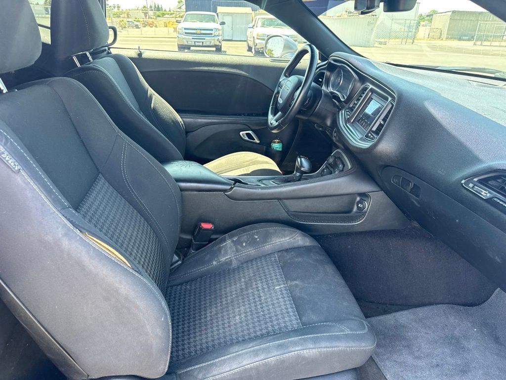 Used 2018 Dodge Challenger SXT RWD image 7