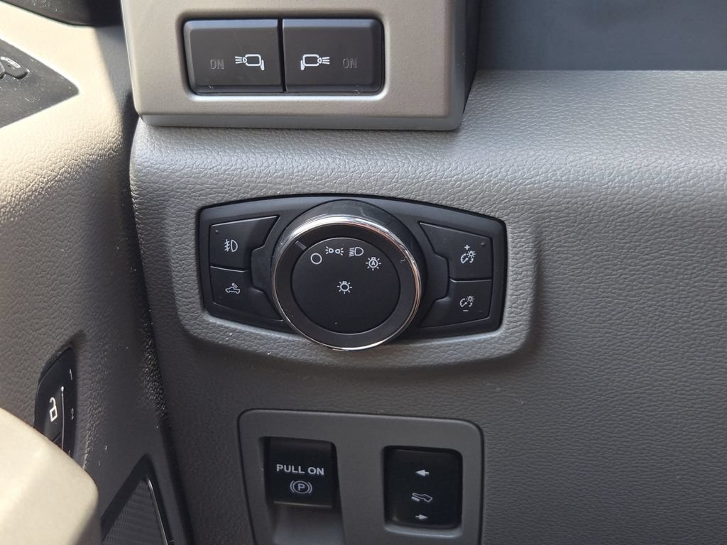 Used 2018 Ford F150 Lariat w/ Equipment Group 501A Mid AWD/4WD image 17