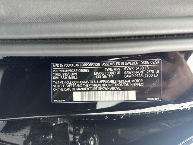 Used 2025 Volvo XC60 B5 Plus image 22